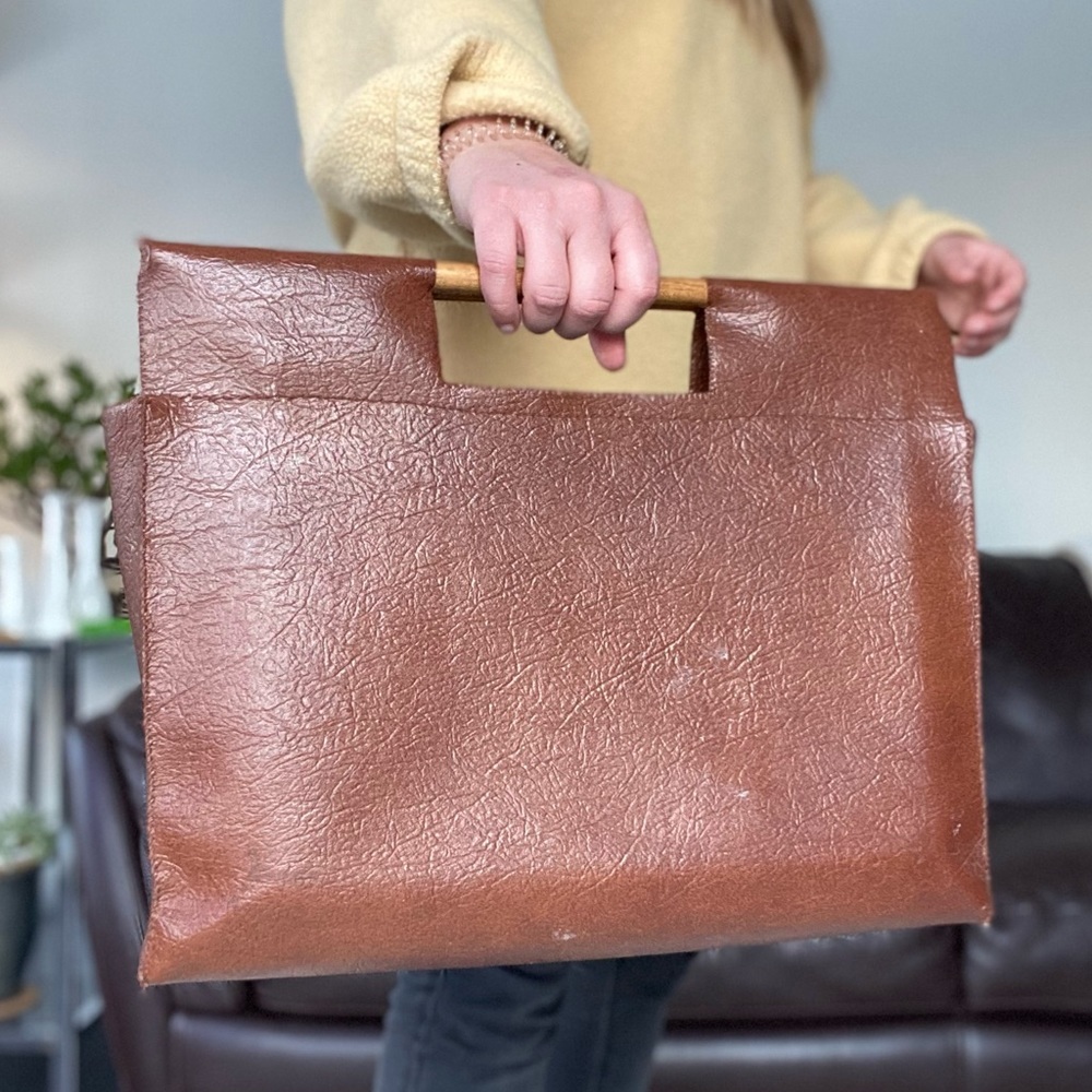 VINTAGE faux leather bag wooden handles